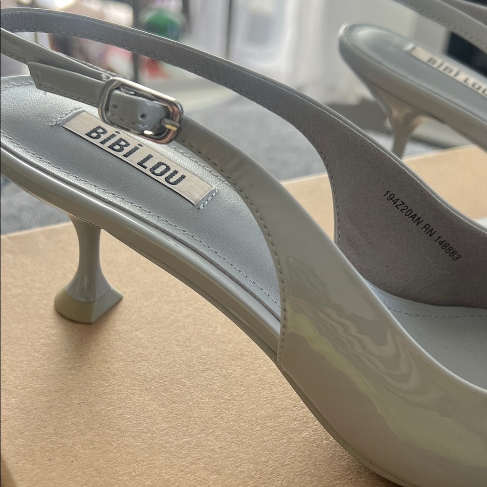 BibiLou (nwt)Gray Patent Leather Slingback Heels - Picture 3 of 6